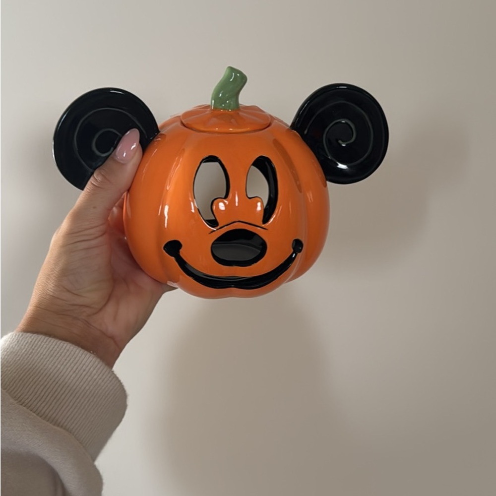 Mickey Mouse Pumpkin Decor